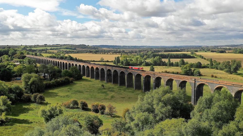 DB Cargo UK gets Jaguar Land Rover contract   railmarket.com