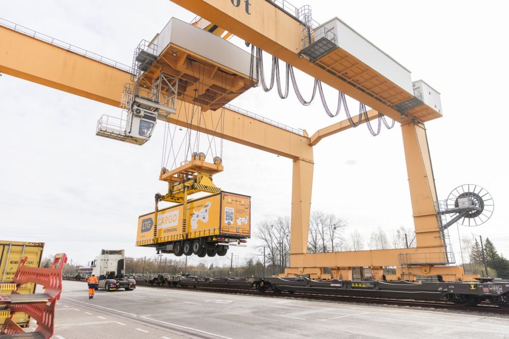 LTG Cargo met en service de nouveaux wagons de type « pocket » sur la ligne Kaunas-Duisbourg