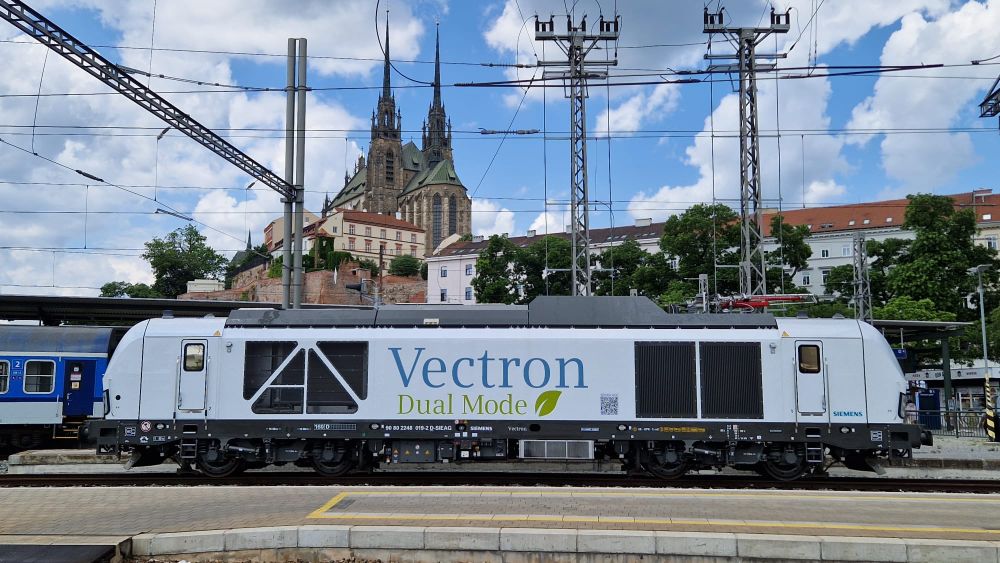 ČD has already tested dual-mode Siemens Vectron locomotive in 2023 © Ministerstvo dopravy ČR