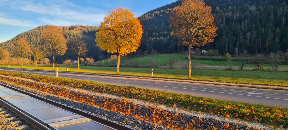SNCF spolupracuje se společností Sun-Ways na solárních panelech mezi kolejemi