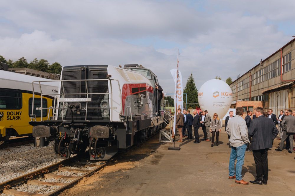 PESA’s hydrogen locomotive tested on KGHM's industrial rail lines